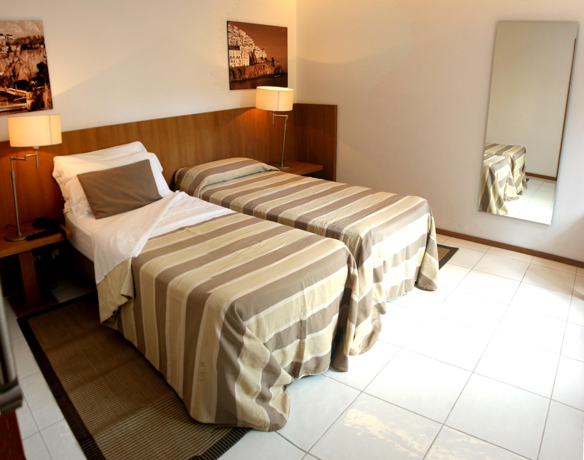 Rota Suites Соренто Екстериор снимка