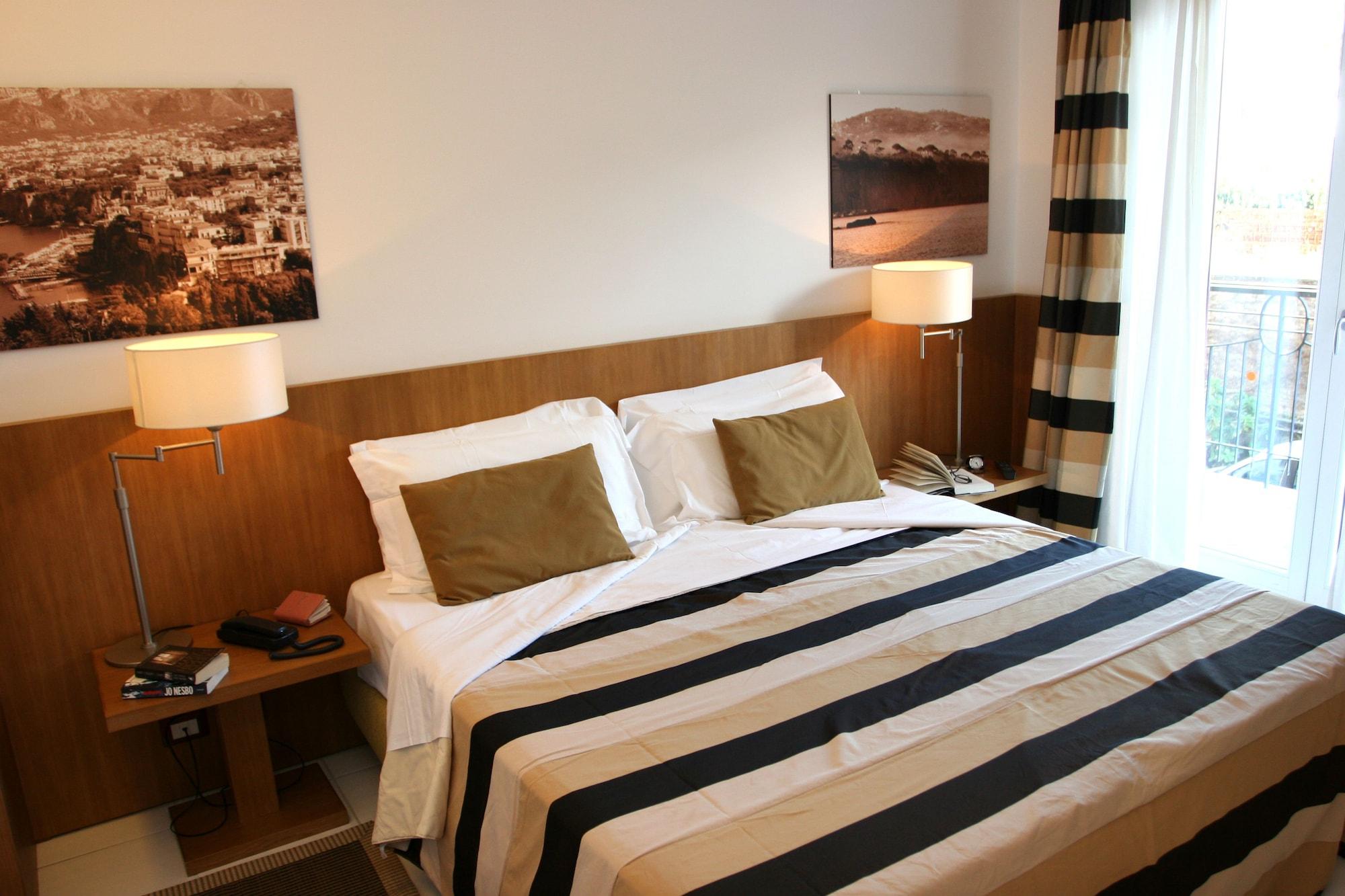 Rota Suites Соренто Екстериор снимка
