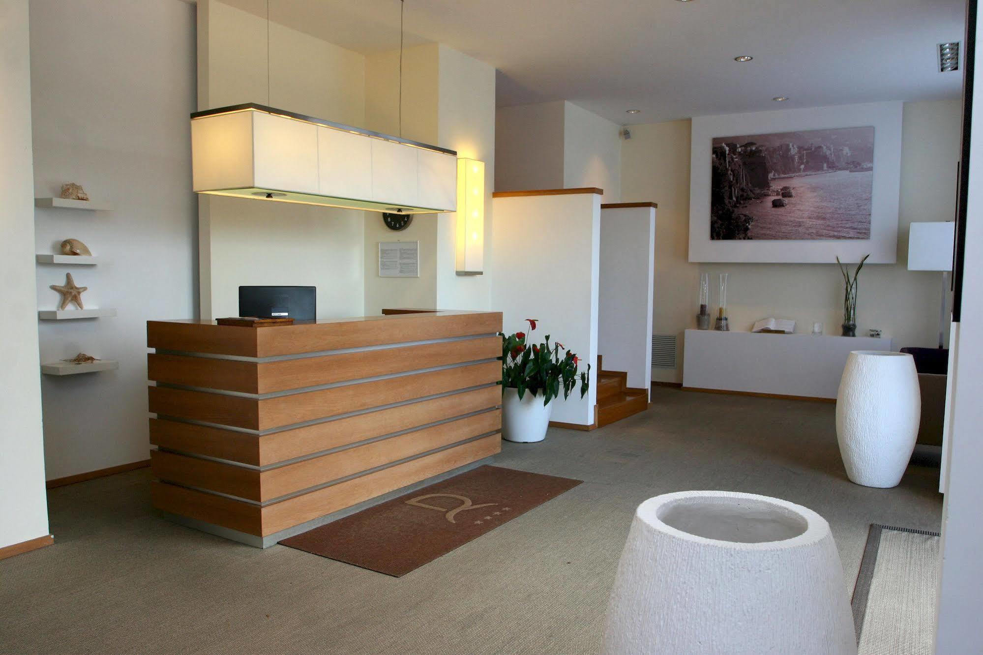 Rota Suites Соренто Екстериор снимка